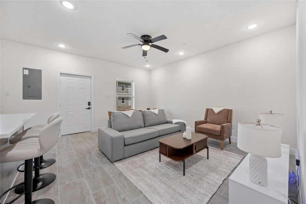 9129 Brandon Street - Photo 4