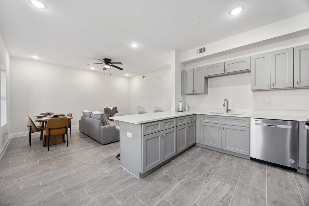 9129 Brandon Street - Photo 5
