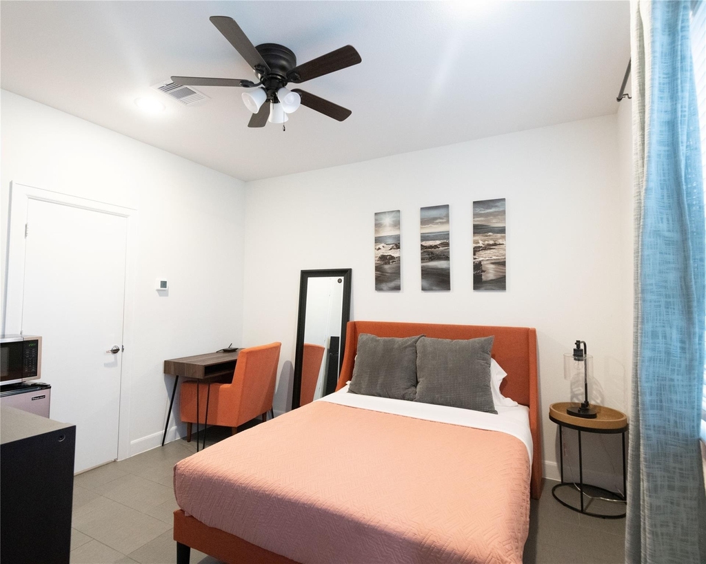 2711 Eado Grove Lane - Photo 3