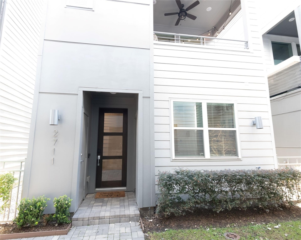 2711 Eado Grove Lane - Photo 2