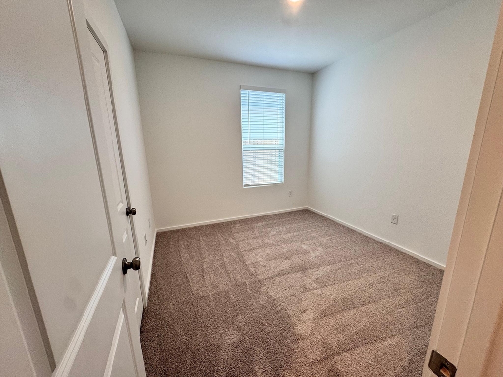 25577 Balsamroot Drive - Photo 6