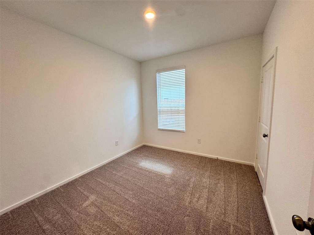 25577 Balsamroot Drive - Photo 7