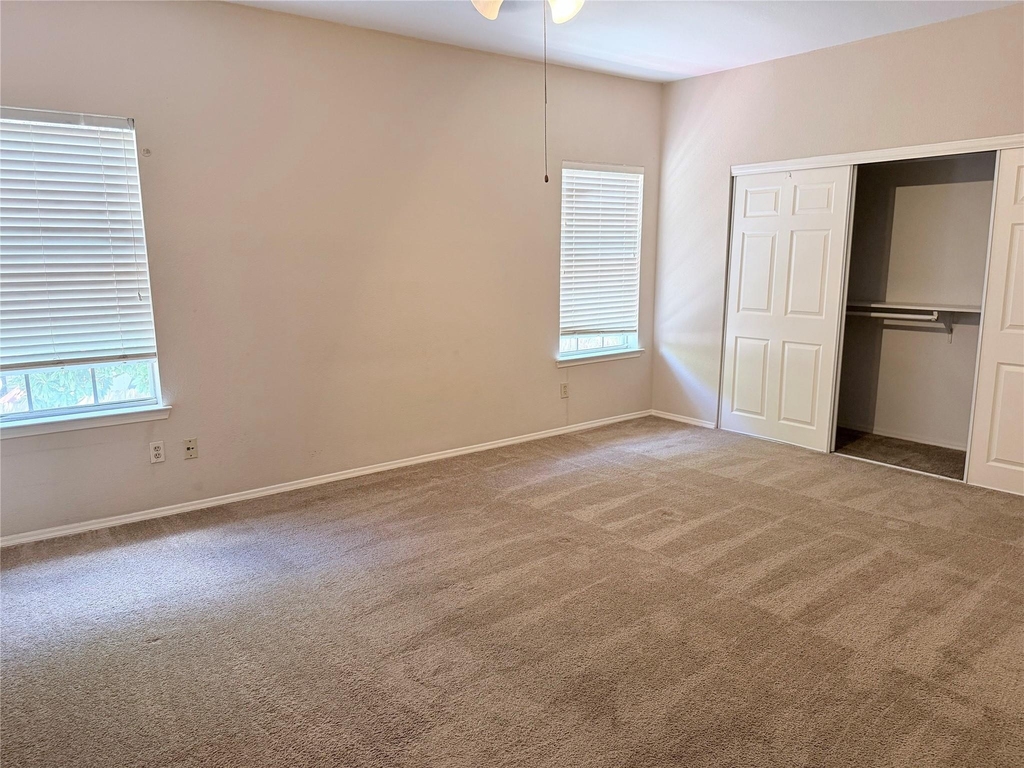 17629 Red Oak Drive - Photo 11