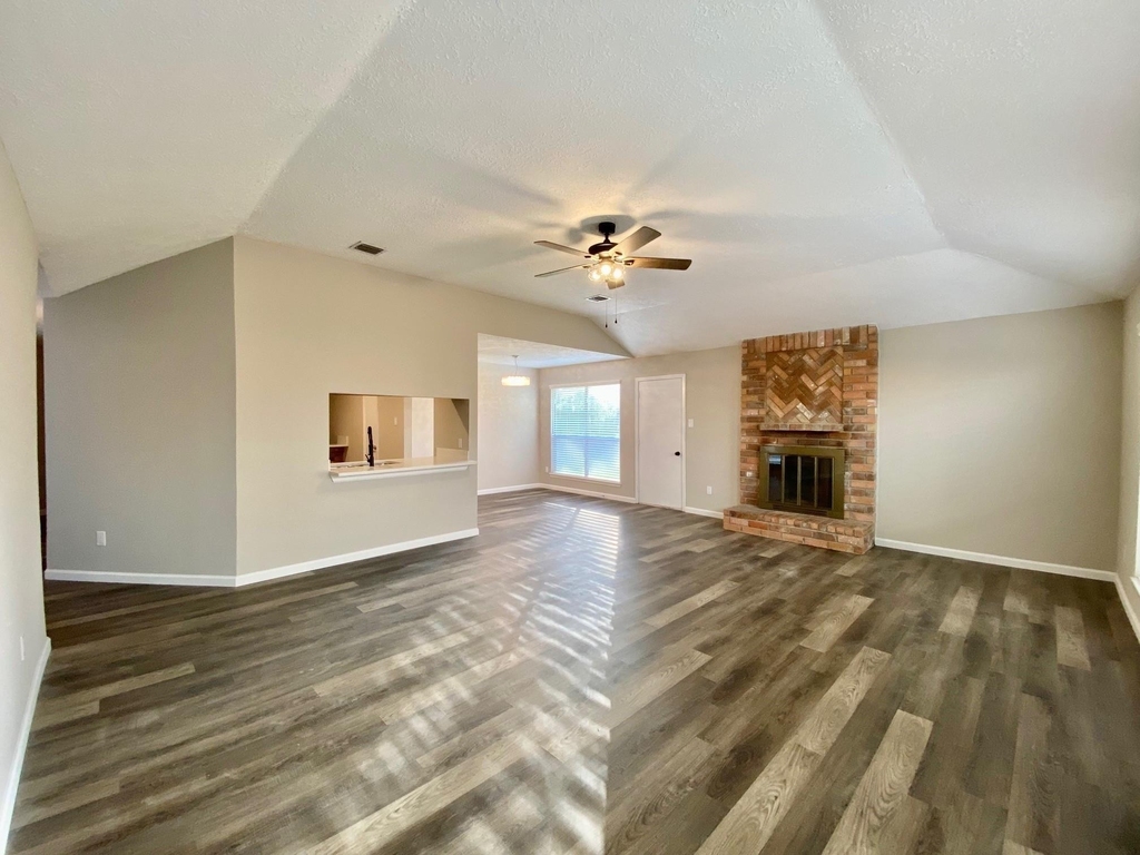 2406 Whitman Way Drive - Photo 2