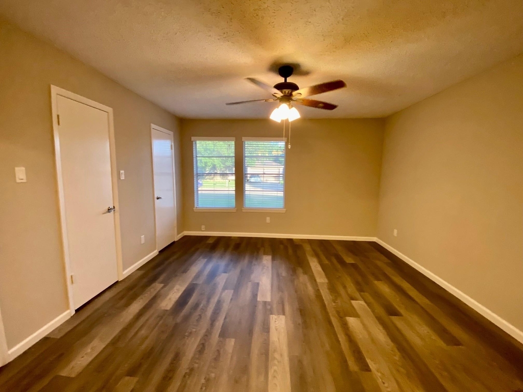 2406 Whitman Way Drive - Photo 14