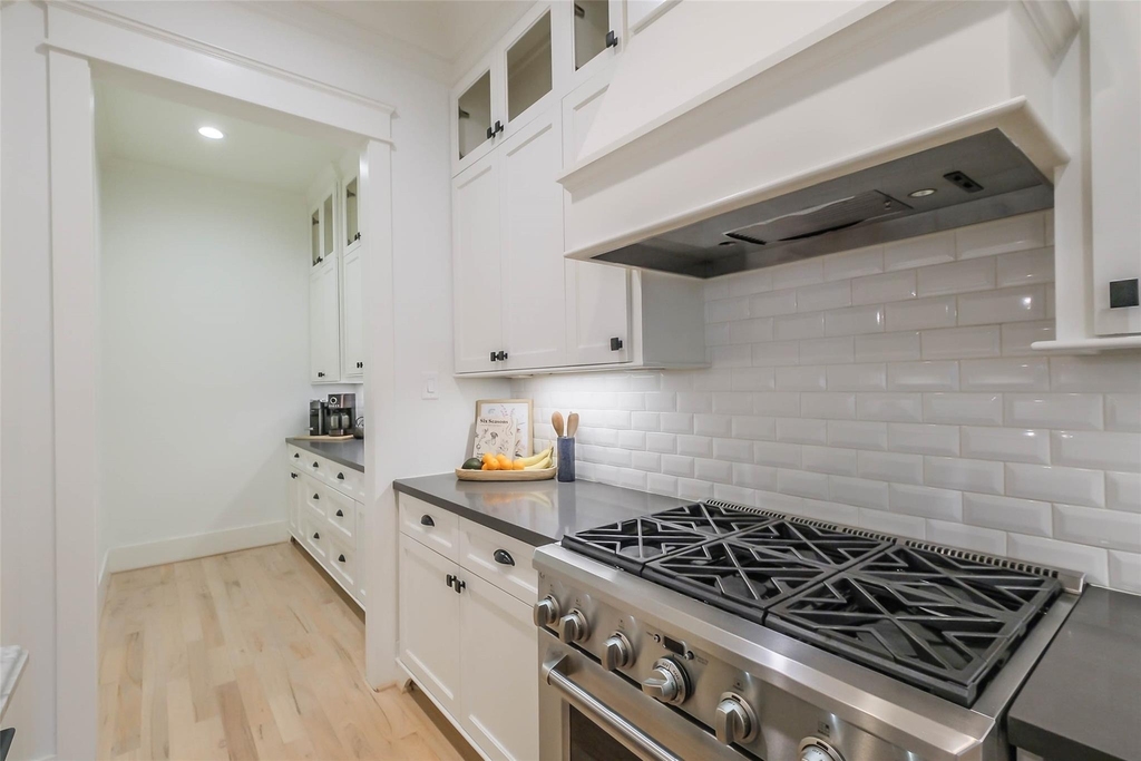 508 W 26th Street - Photo 7