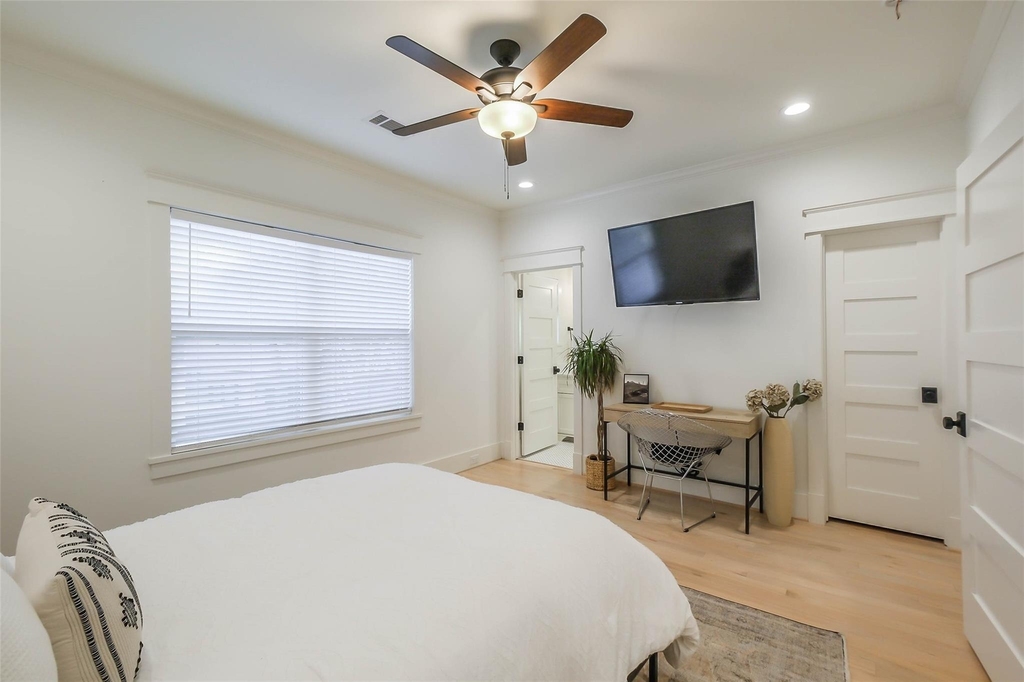 508 W 26th Street - Photo 33