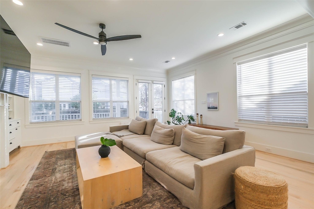 508 W 26th Street - Photo 11