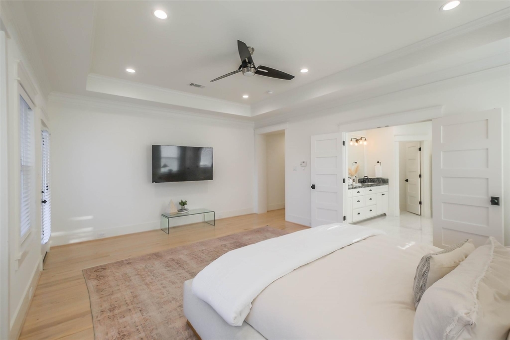 508 W 26th Street - Photo 20
