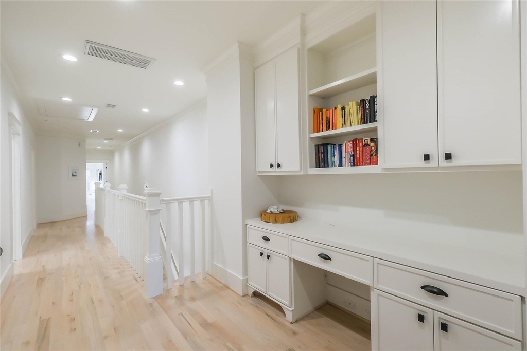508 W 26th Street - Photo 19