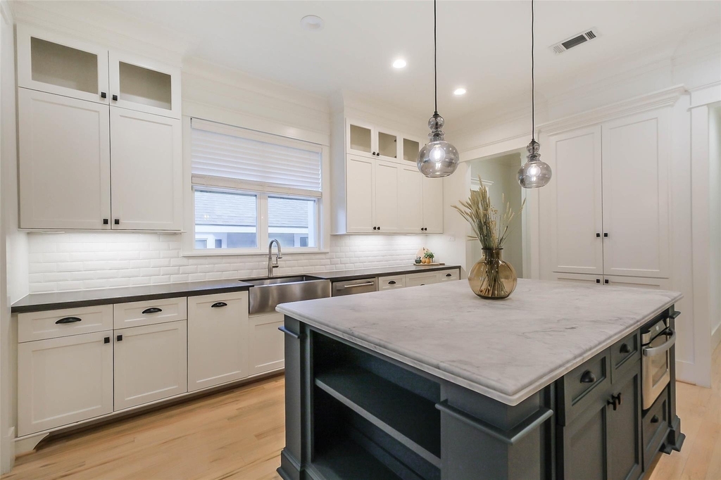 508 W 26th Street - Photo 4