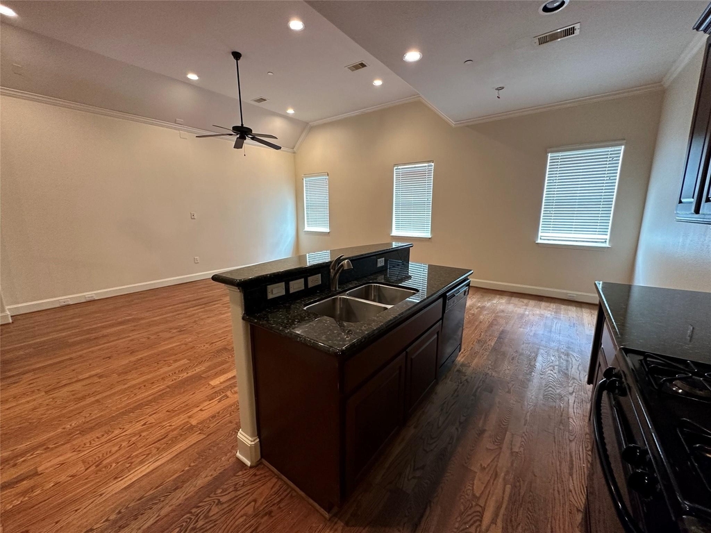 6353 Richmond Avenue - Photo 5