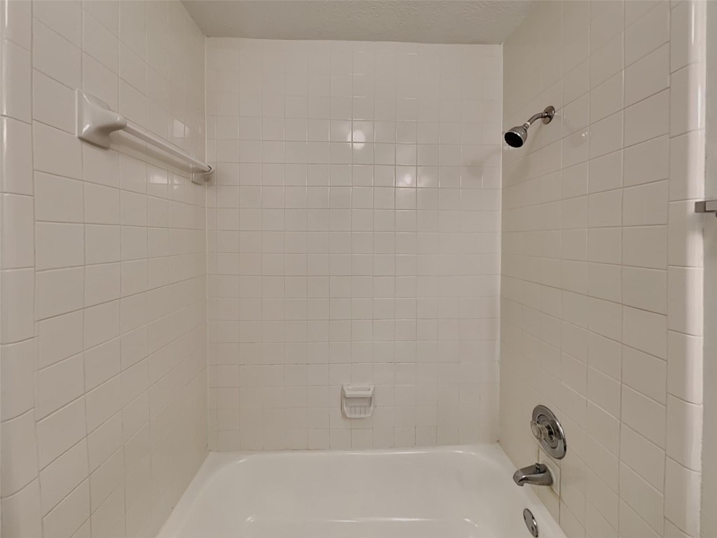 17602 Coventry Oaks Drive - Photo 14