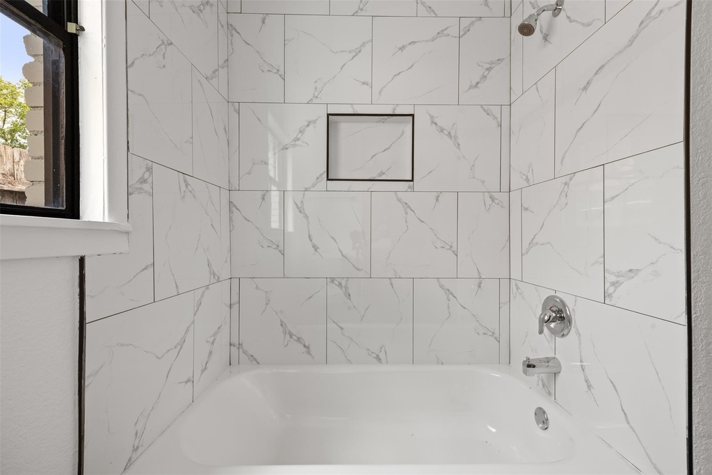 608 Lloyd Drive - Photo 11