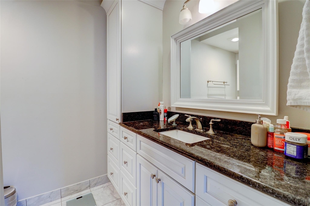 600 Wilcrest Drive - Photo 32
