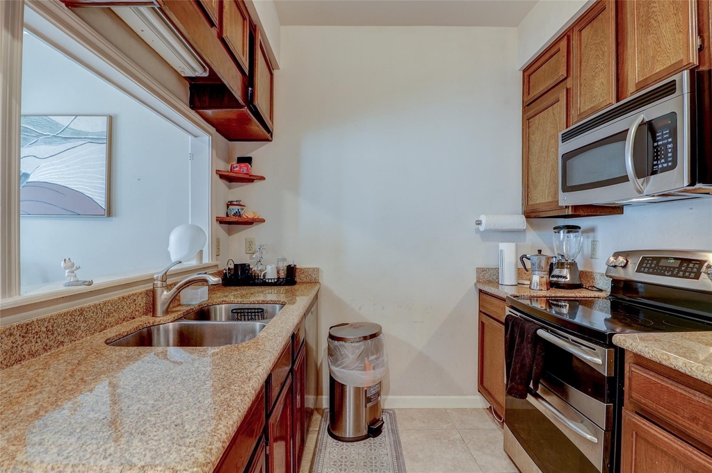 600 Wilcrest Drive - Photo 18