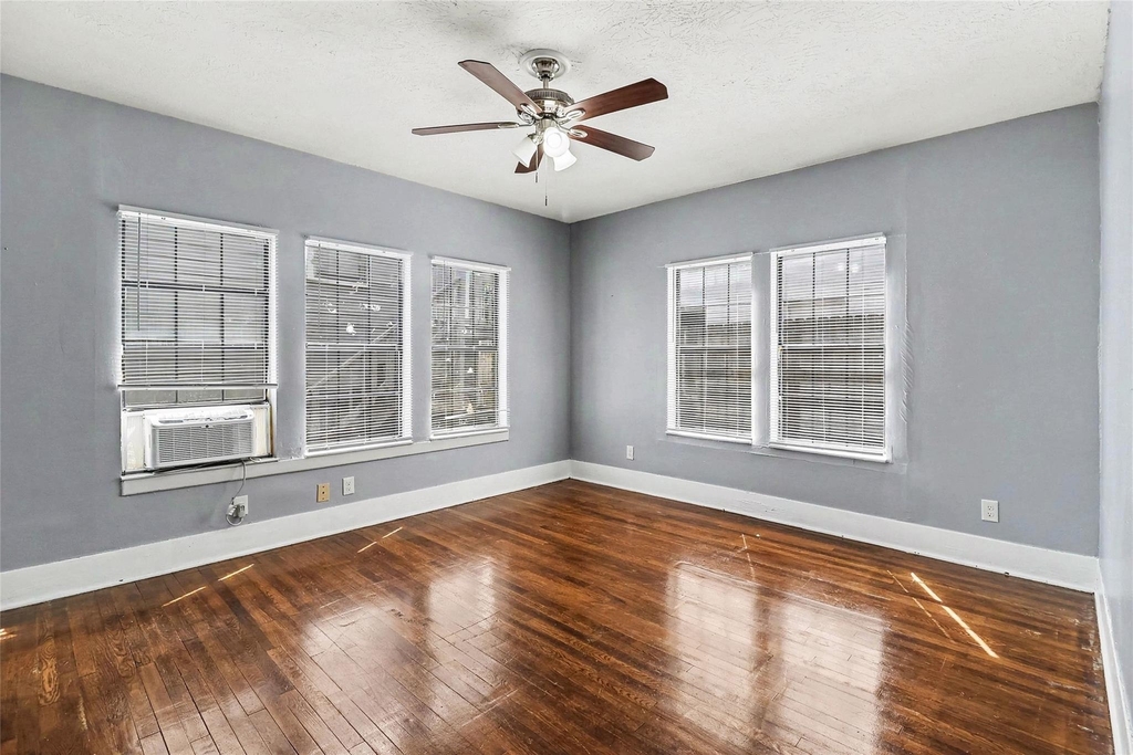 5121 Polk Street - Photo 11