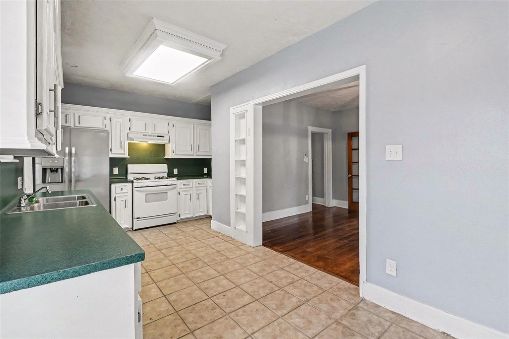 5121 Polk Street - Photo 9