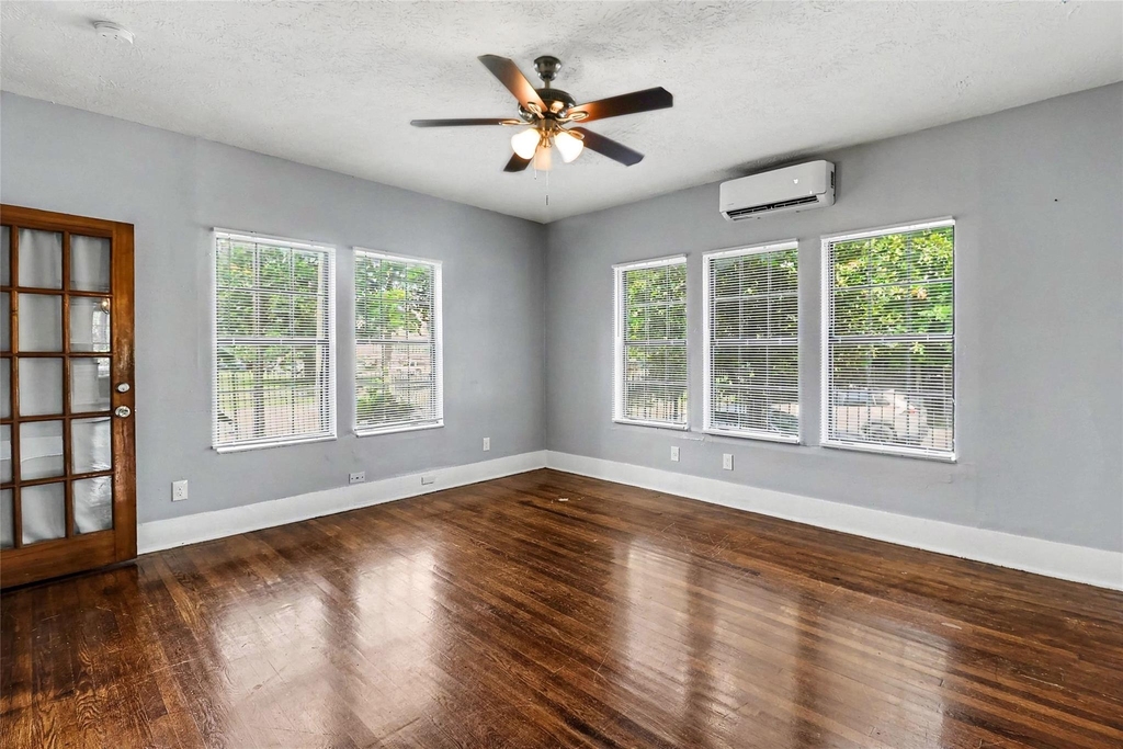 5121 Polk Street - Photo 3