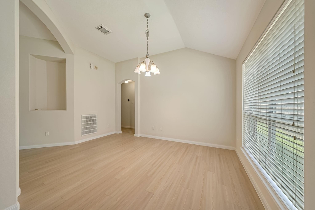 12810 Lake Shore Drive - Photo 7