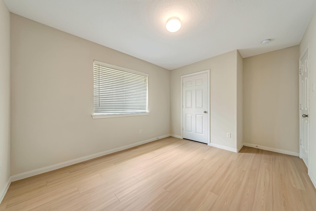 12810 Lake Shore Drive - Photo 22