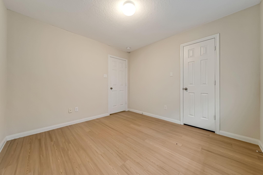 12810 Lake Shore Drive - Photo 19