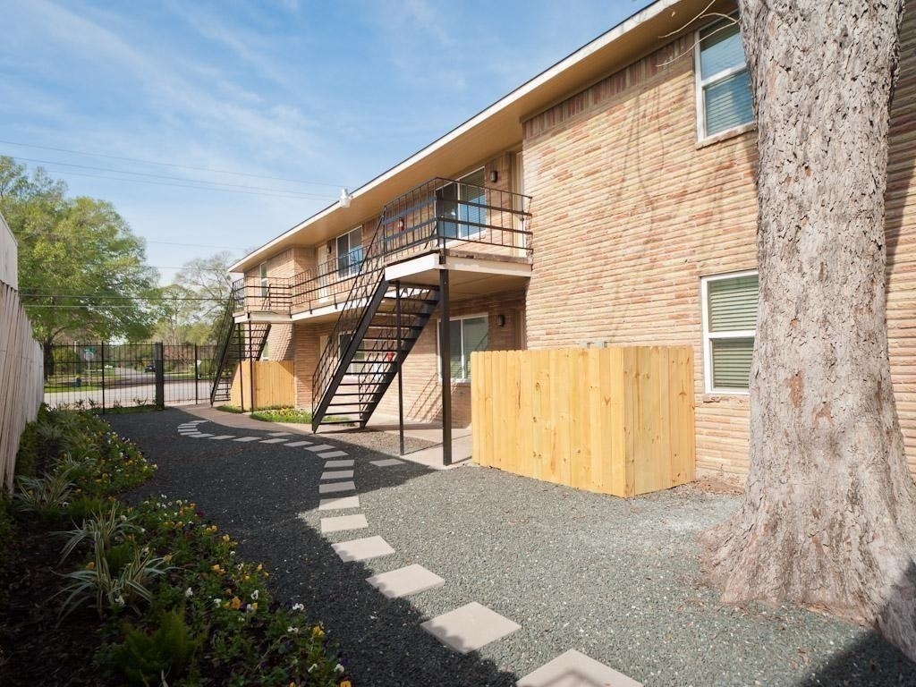 3202 Yale Street - Photo 1