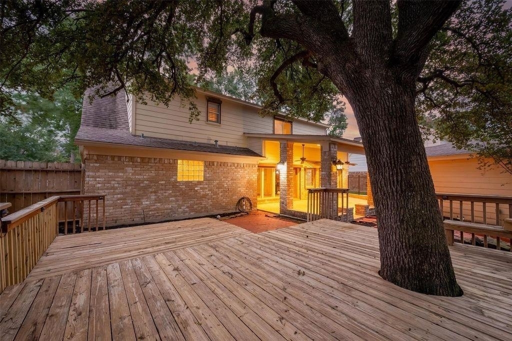 8114 Fernbrook Lane - Photo 10