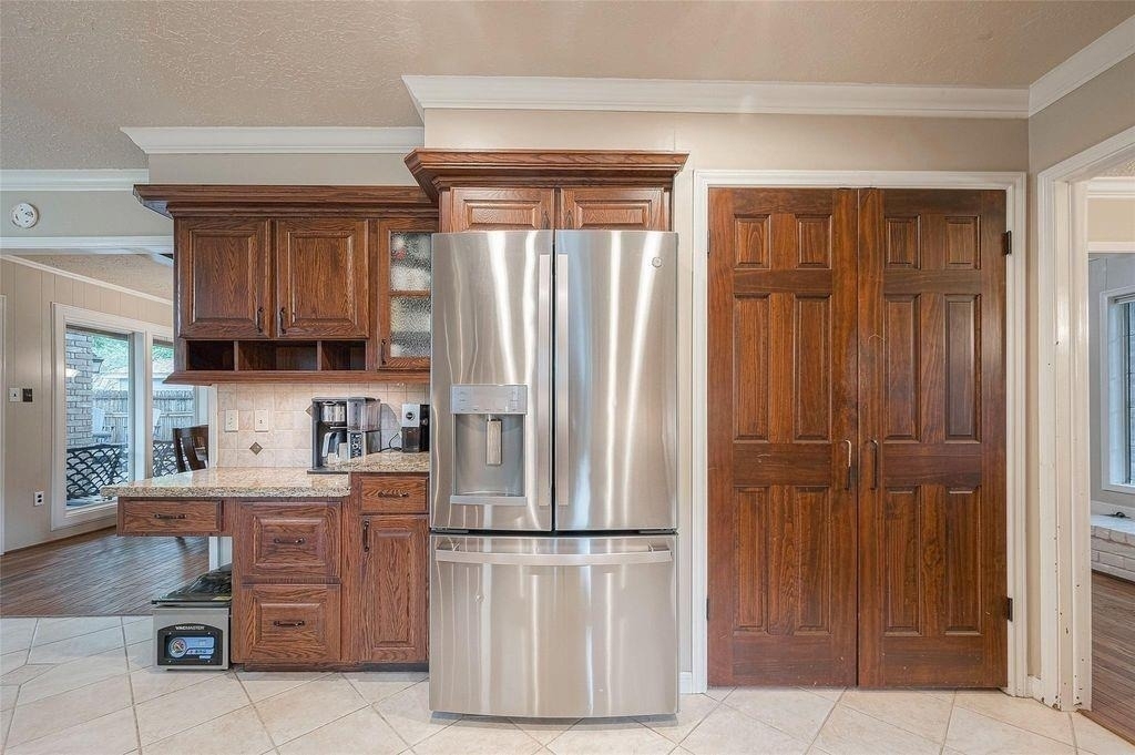 8114 Fernbrook Lane - Photo 4