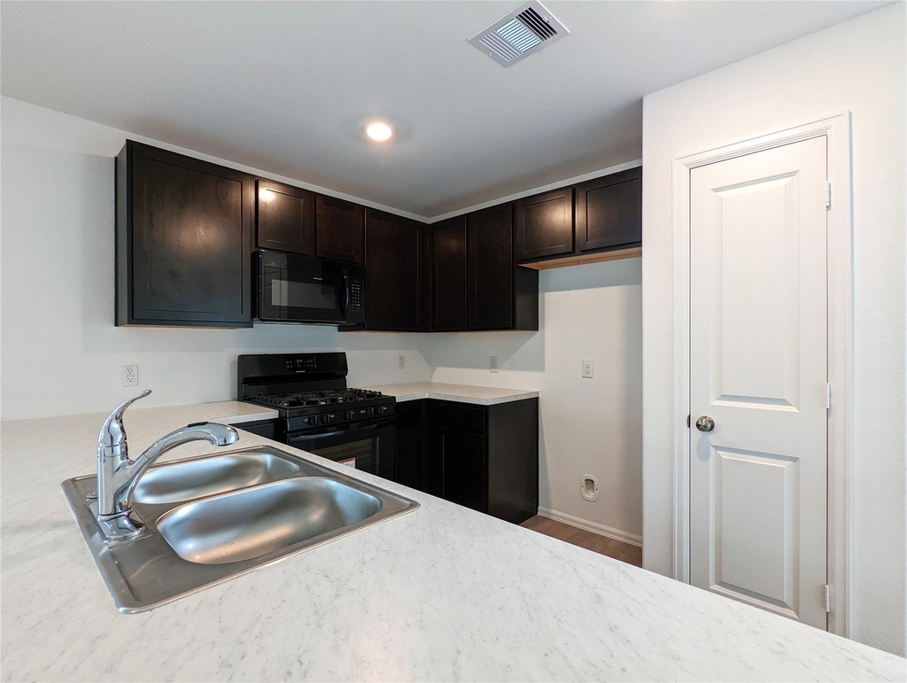 8810 Wooster Trails Drive - Photo 5