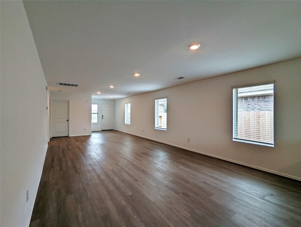 8810 Wooster Trails Drive - Photo 3