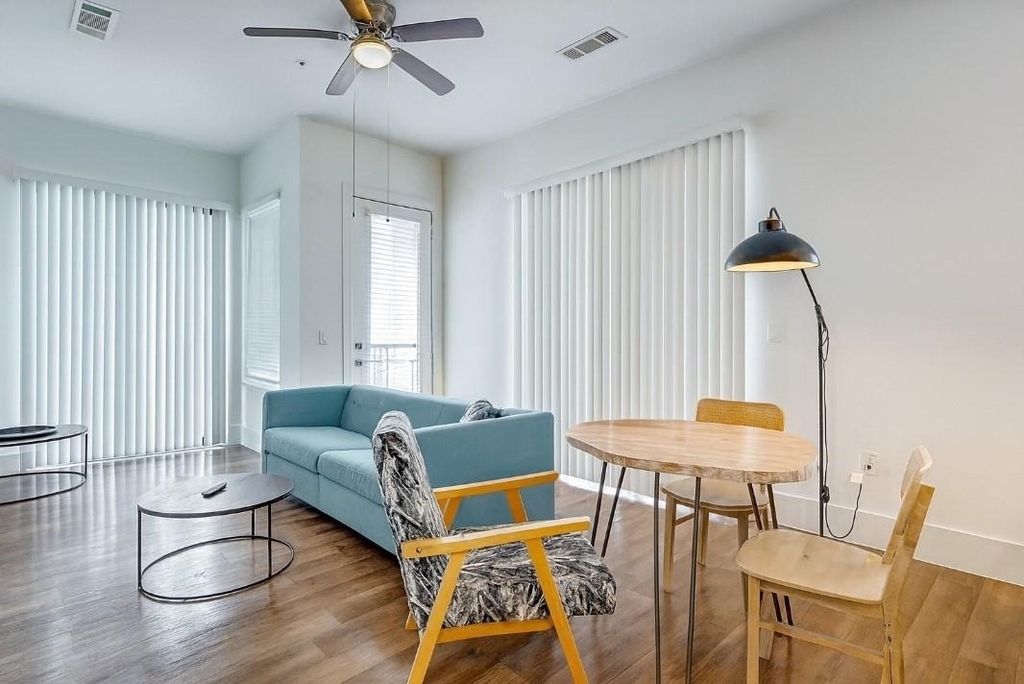 1508 Blodgett Street - Photo 3