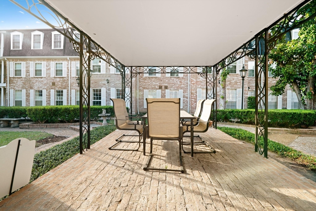 355 N Post Oak Lane - Photo 16