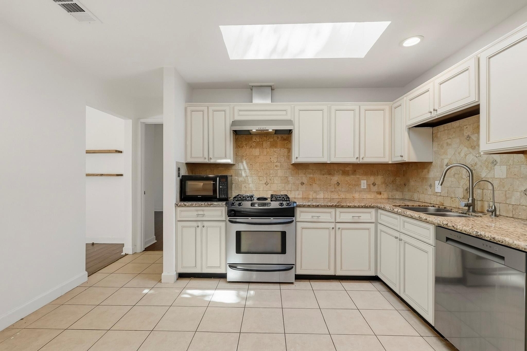 69 Wind Whisper Court - Photo 4