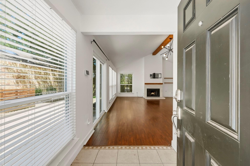 69 Wind Whisper Court - Photo 2