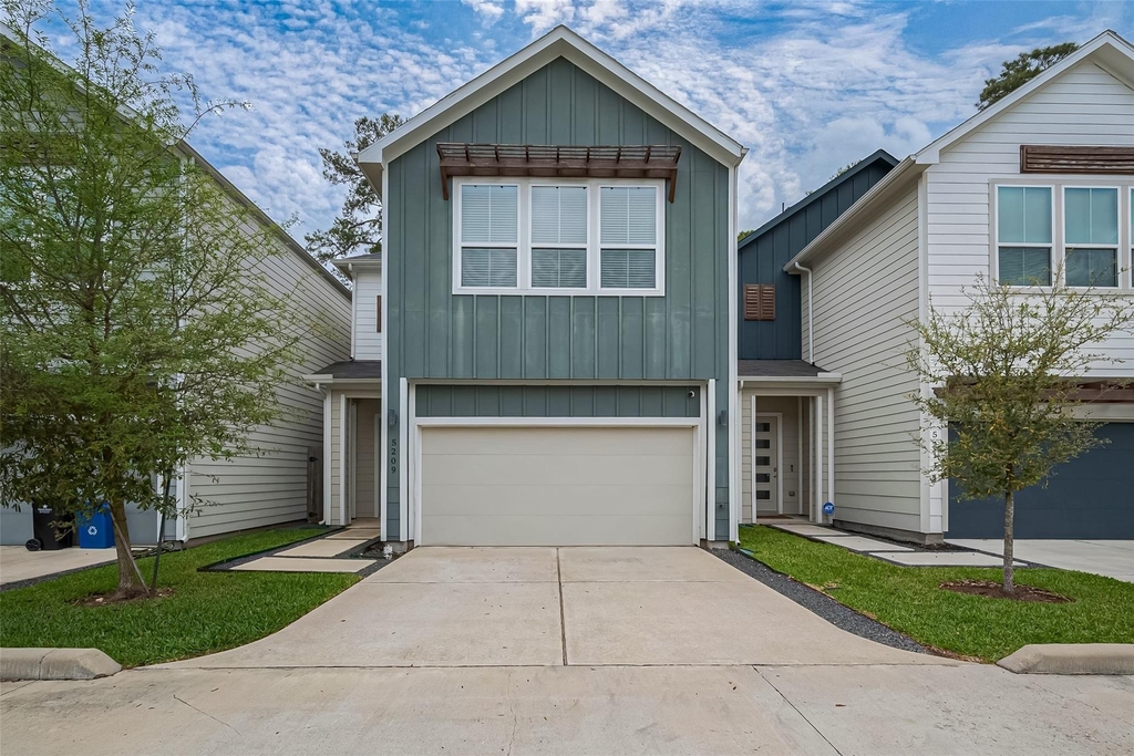5209 Pinemont Creek Lane - Photo 0