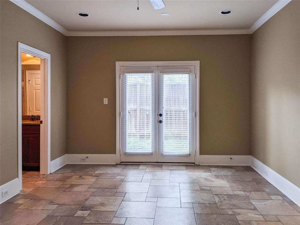 301 Gregg Street - Photo 2