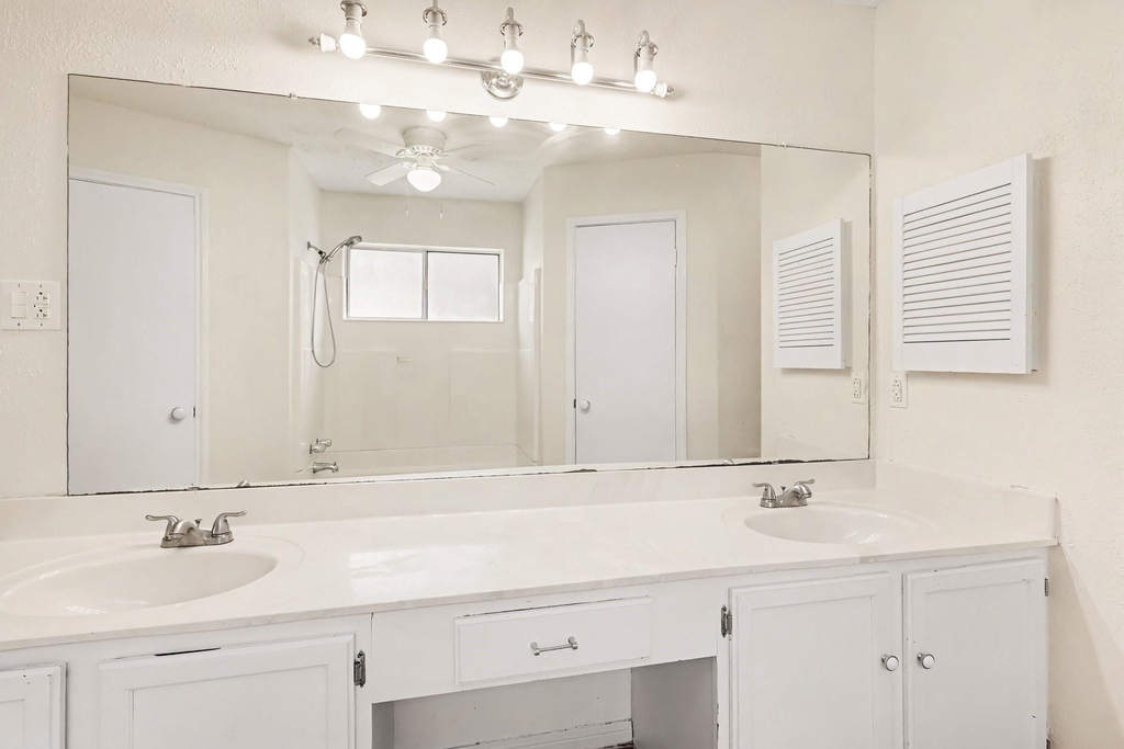 8503 Grove Park Drive - Photo 17