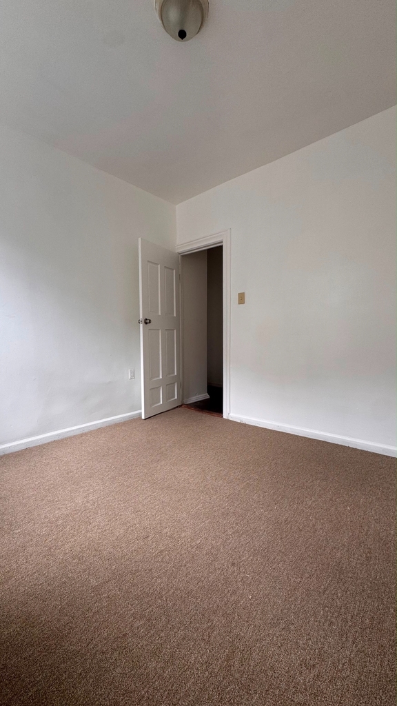 1660 Sterling Place - Photo 4