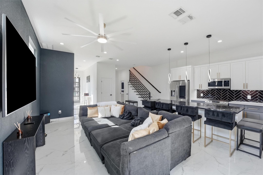 5839 Southwell Street - Photo 3