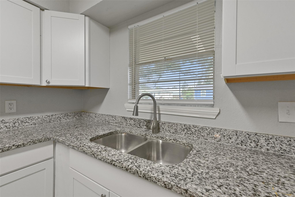 2803 22nd Street - Photo 14