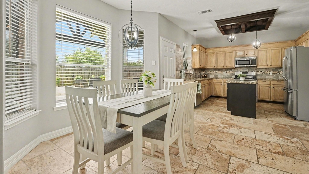 1927 Pinewood Court - Photo 15