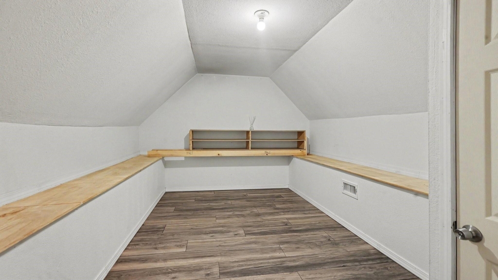 1927 Pinewood Court - Photo 27