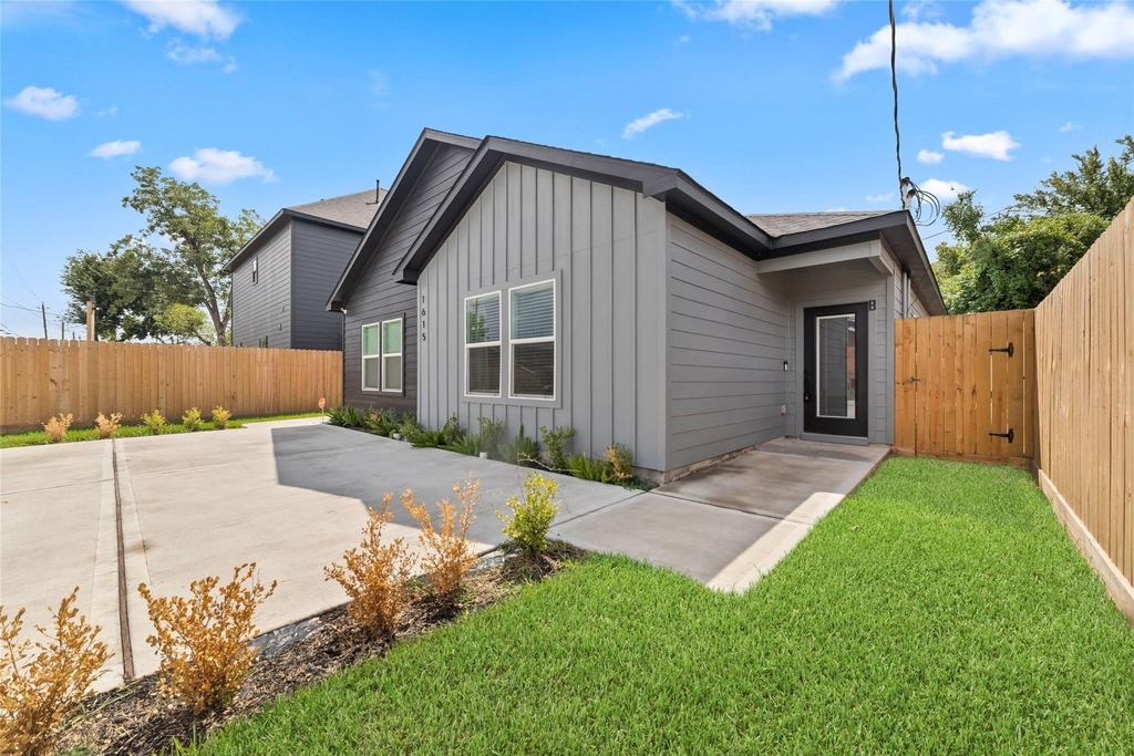 1615 Dolly Wright Street - Photo 2