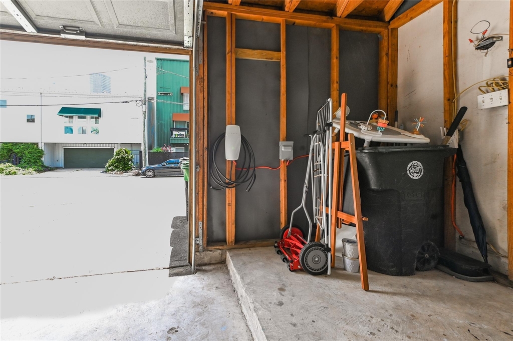 1004 Ruthven Street - Photo 23