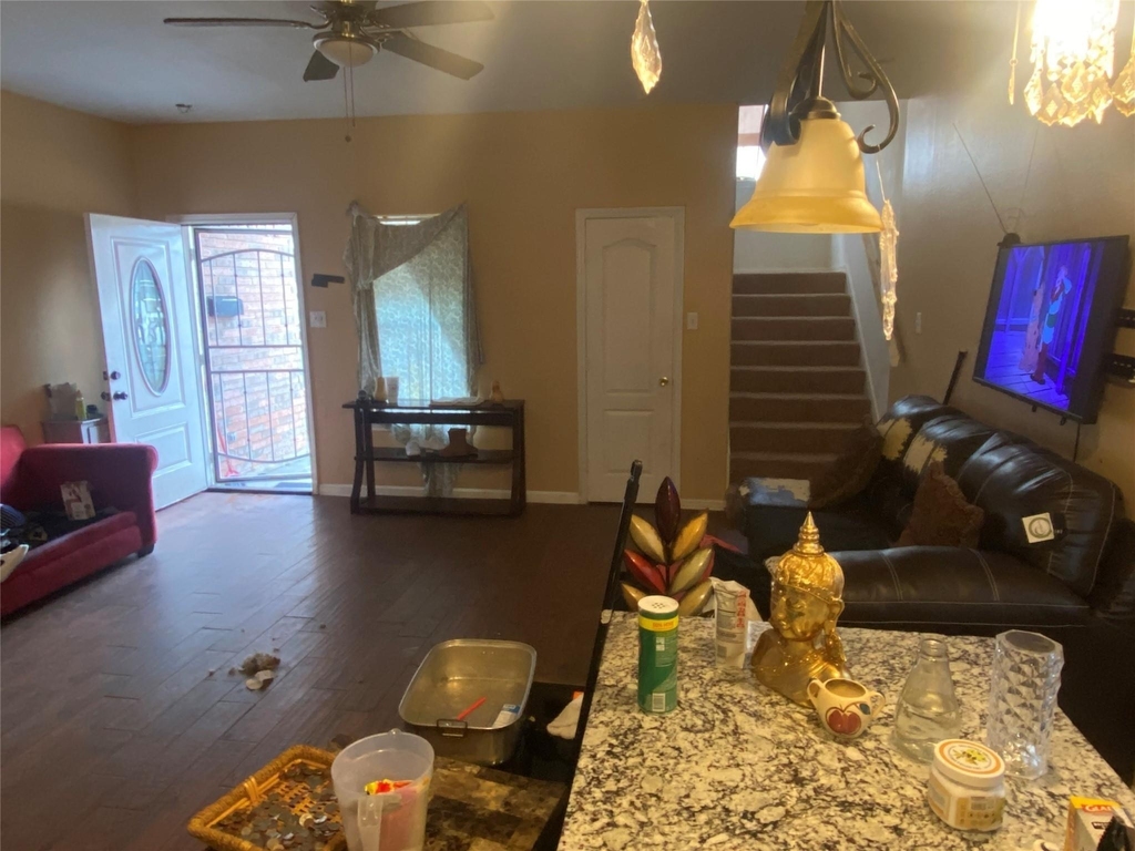 5330 Longmeadow Street - Photo 2