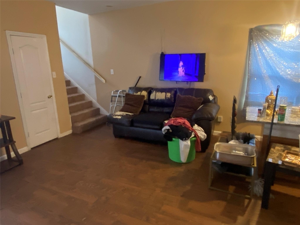 5330 Longmeadow Street - Photo 1
