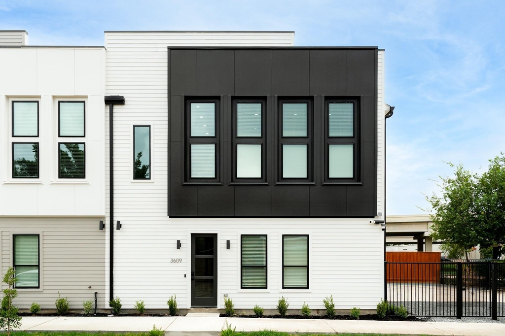 3523 Hadley Street - Photo 2