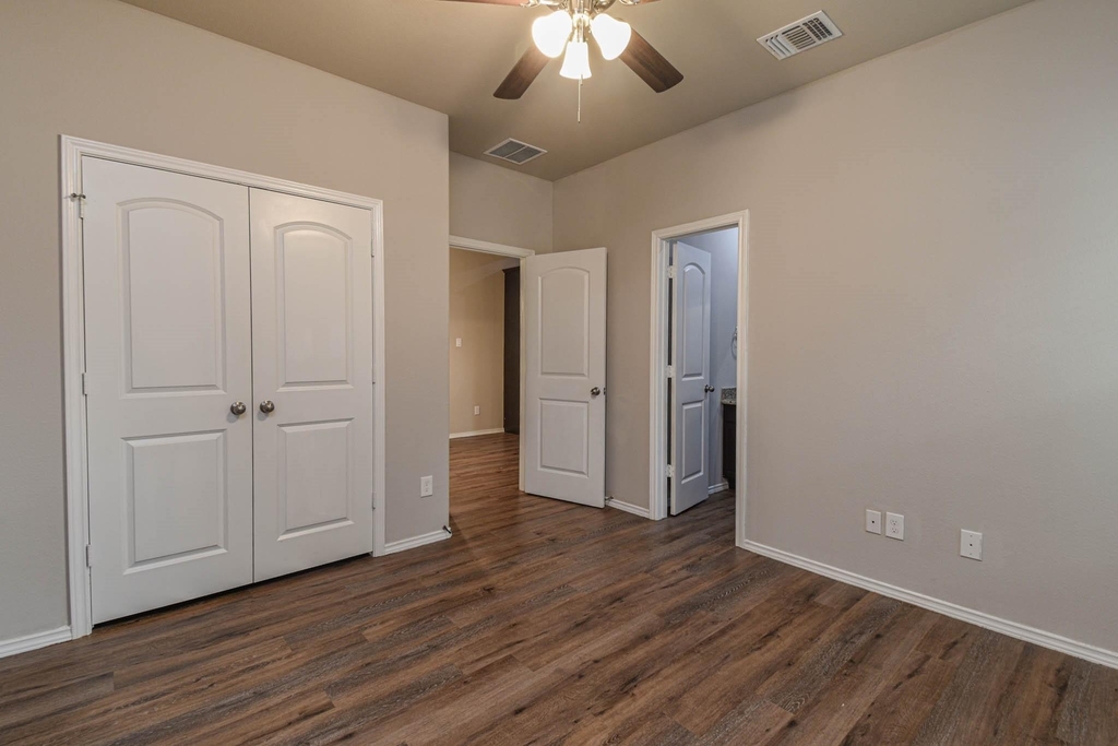 15633 Sycamore Dr - Photo 4