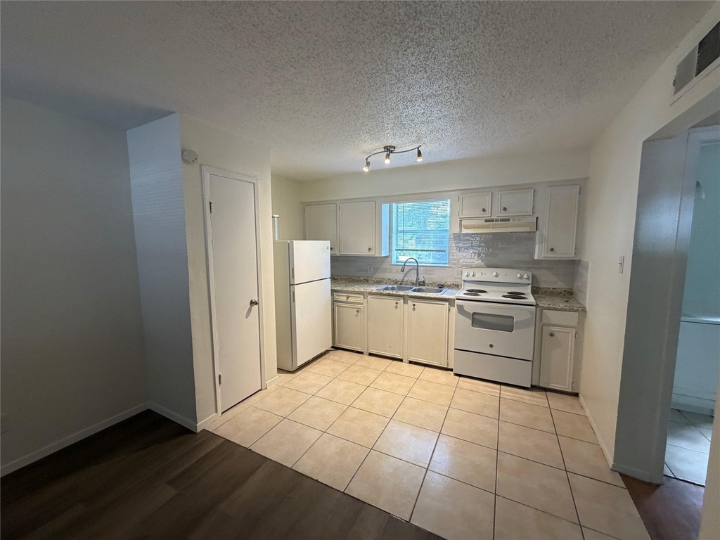 16957 Rabon Chapel Road - Photo 2